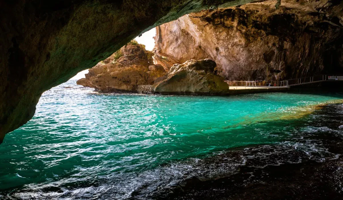 Access to Cala Luna Beach